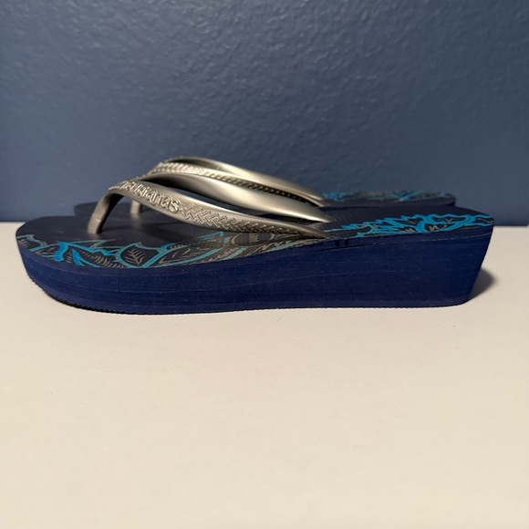Havaianas Blue and Silver 1.5” Wedge Sandals Size 6.5 - Picture 2 of 3